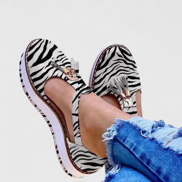 Zapato Borlas Metálicas